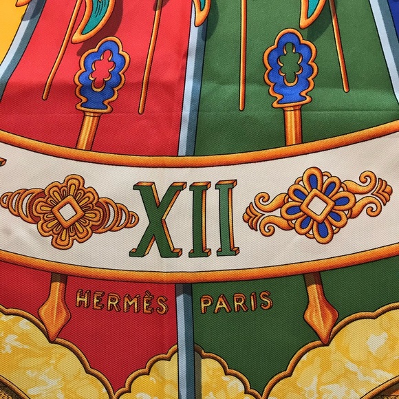 “Carpe Diem” Luxury Silk Twill Handcrafted Scrunchie - Picture 2 of 3